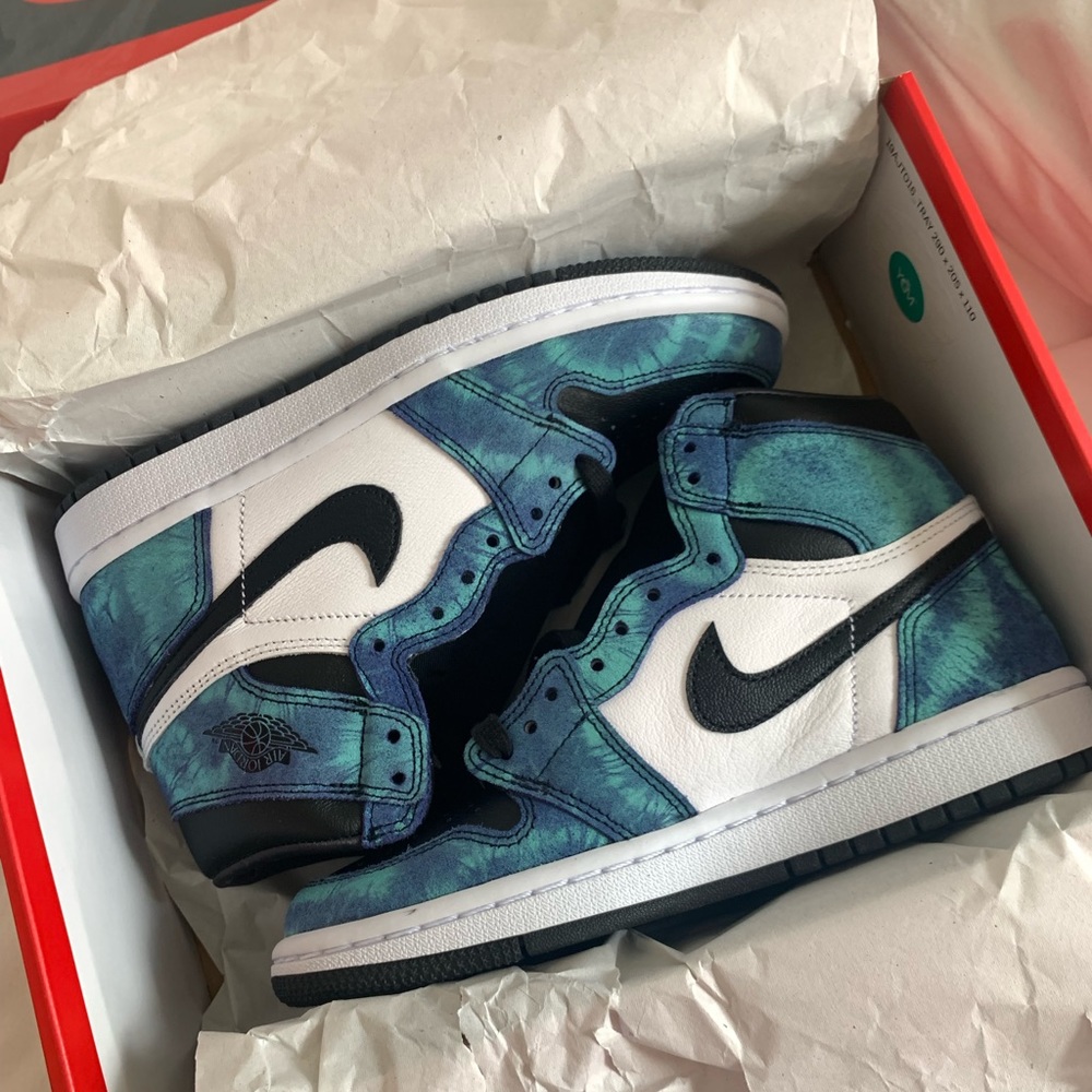 Jordan 1 high tie dye size 6W